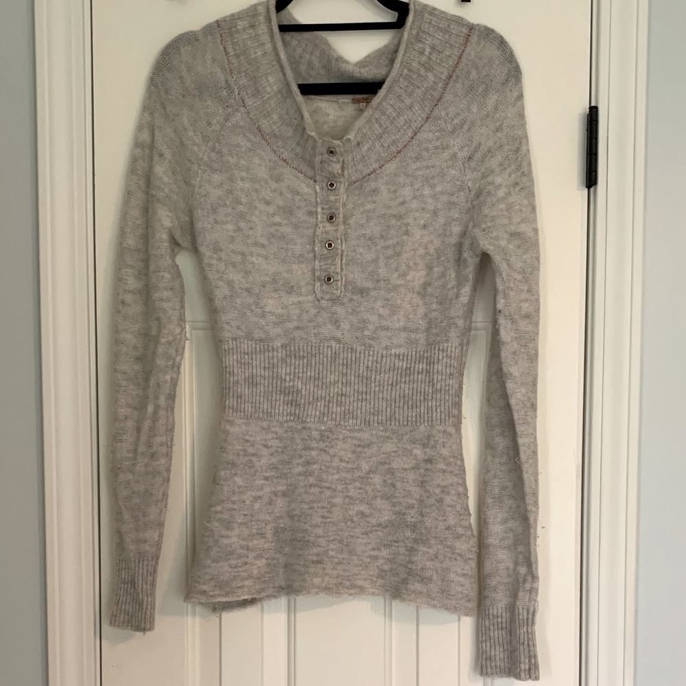 Free People | Super Soft Light Gray 66% Wool Sweater | Size XS